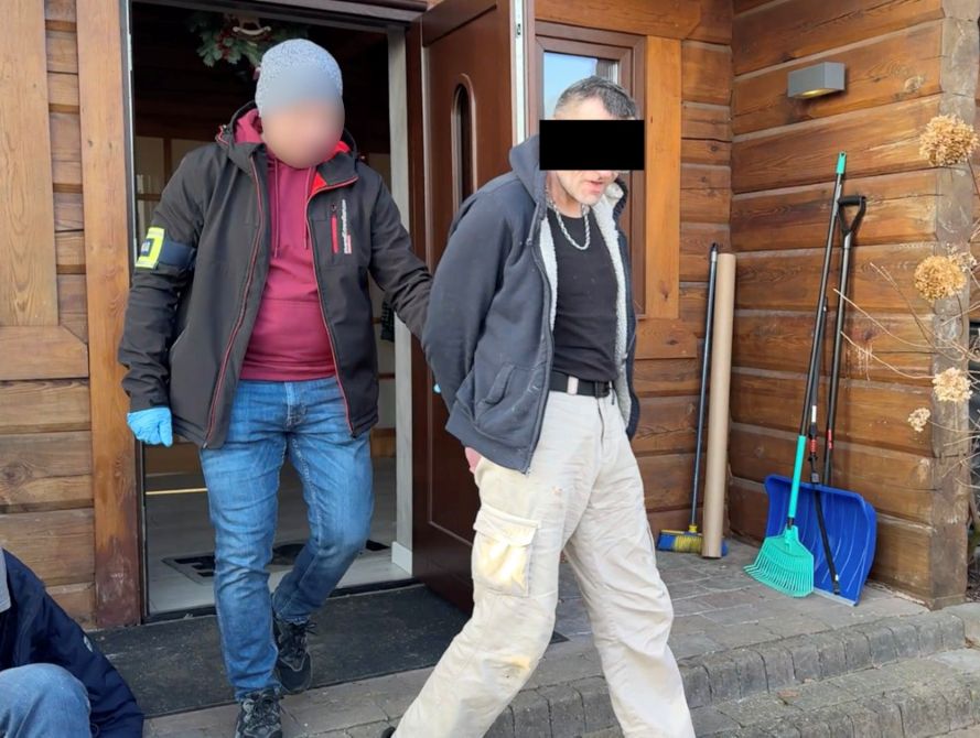 Fabryka narkotyków pod Płońskiem. Aresztowano dwóch Ukraińców